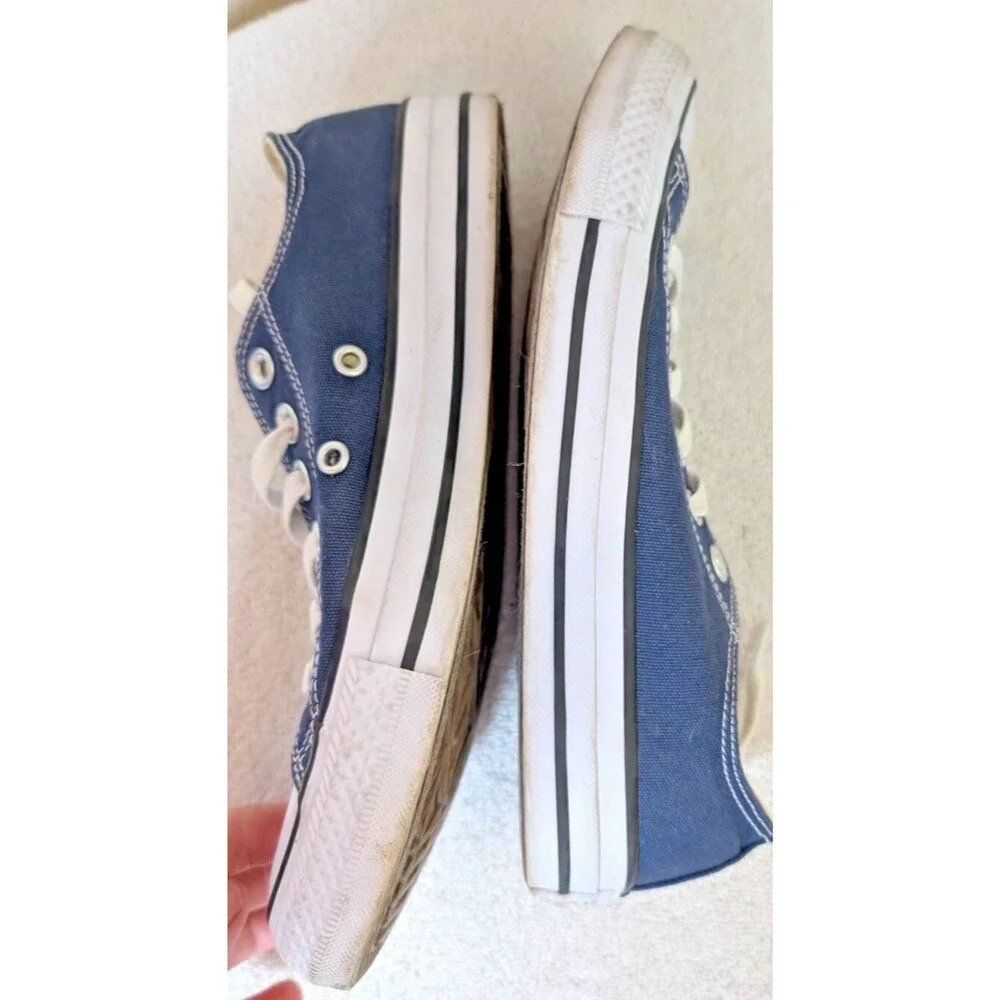 Converse CTAS Low Top Canvas Sneakers Navy Blue Women’s 7/Men’s 5
